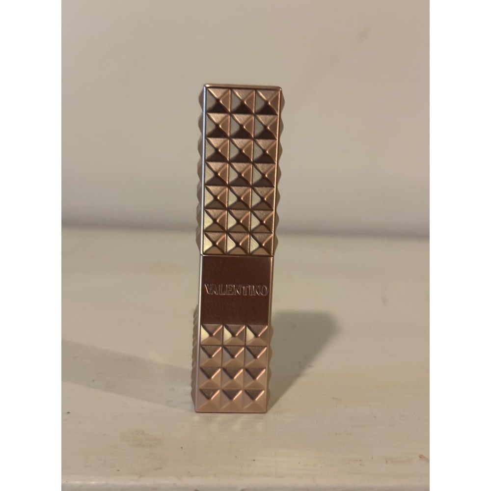 Valentino Spike Valentino Lip Balm 199A Rose Gold Studded Matte 1.9g Excellent